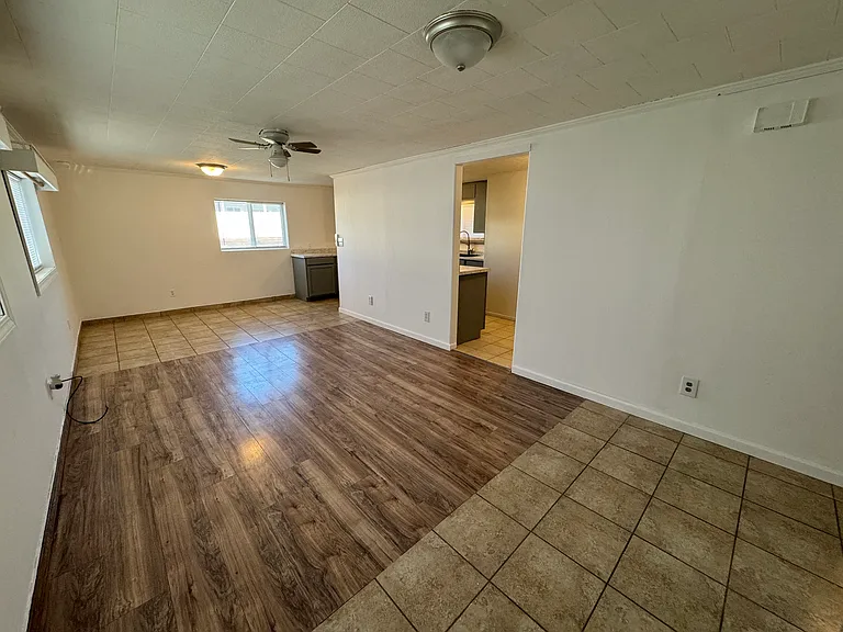 1421 Washington St S — Photo 9