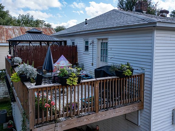 4th image of 699 Jersey Ave #1&2