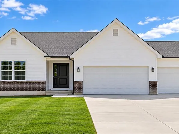 41 Millwell Dr, Maryland Heights, MO 63043