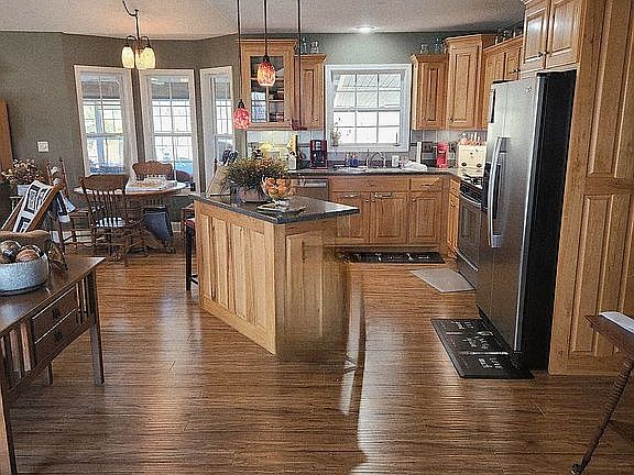 2nd image of 1074 Milk Plant Rd