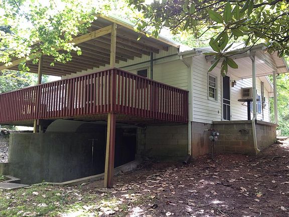 2nd image of 885 Cumberland Dr