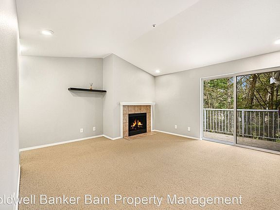 4th image of 19230 Forest Park Dr NE #E-c310