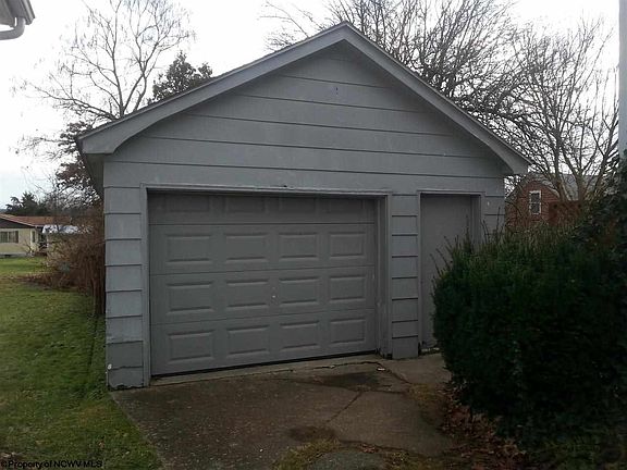 2nd image of 104 Pocahontas St