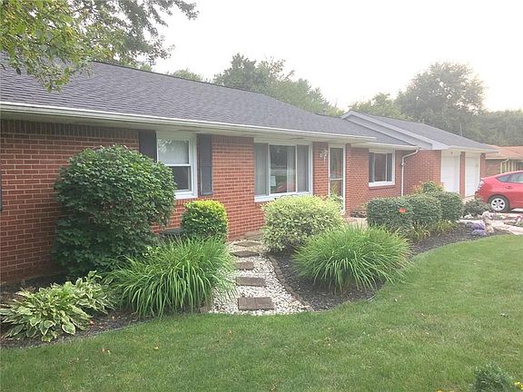 2nd image of 821 Earl Ave