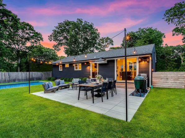 25 Walnut St, Sag Harbor, NY 11963