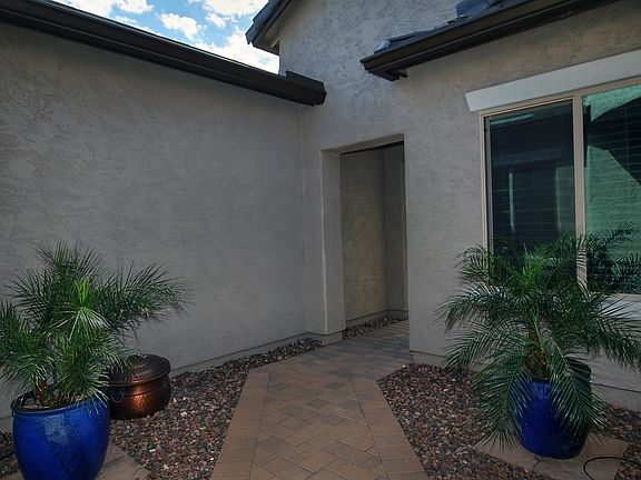 3rd image of 6752 W Desert Blossom Way