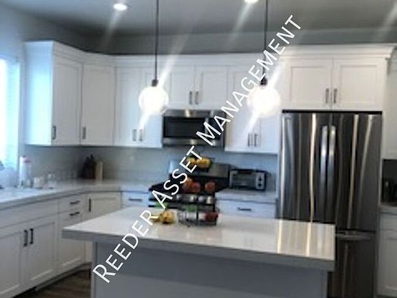 2nd image of 643 E Old Post Office Rd