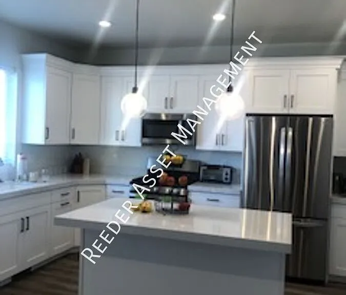 643 E Old Post Office Rd — Photo 2