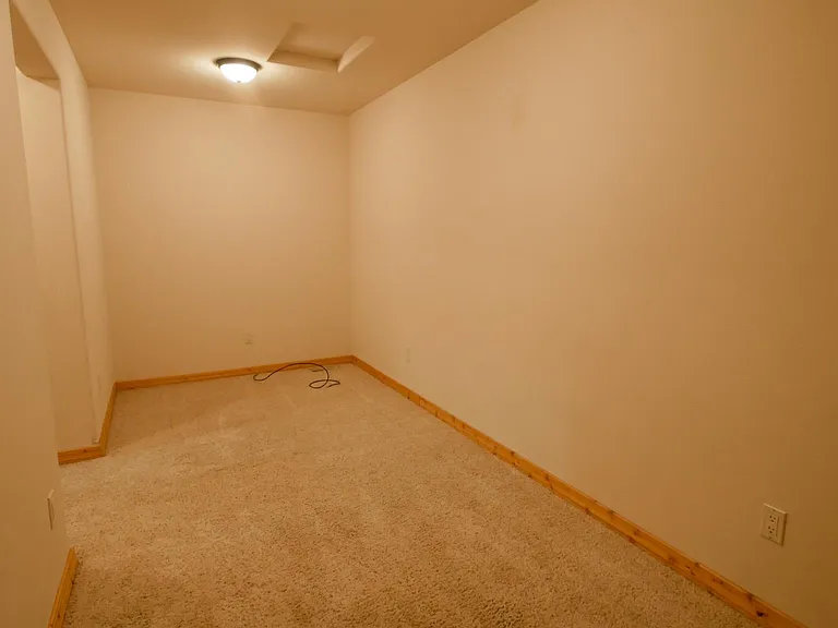 1917 Racquet Ct — Photo 20