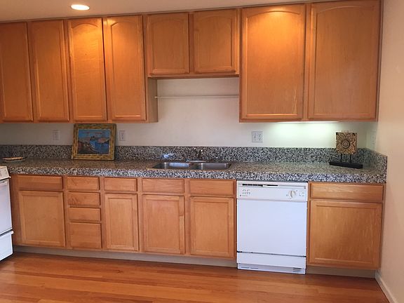 3rd image of 480 Sequoia Ave