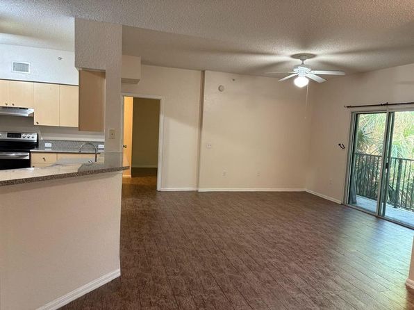 360 Crestwood Cir APT 306