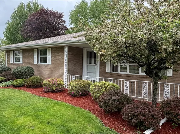 195 Donald Rd, Hermitage, PA 16148