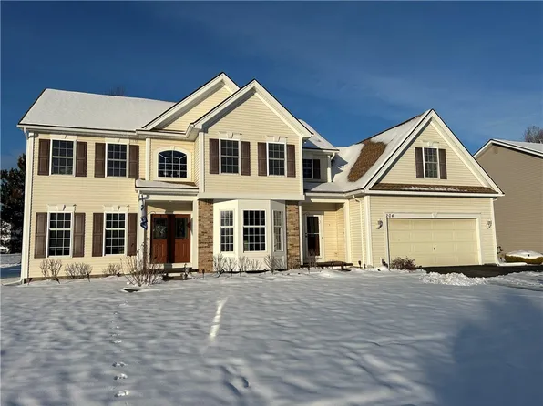 204 Red Spruce Ln, Rochester, NY 14616
