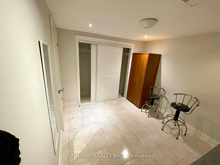 4090 Woodington Dr #LOWER — Photo 6