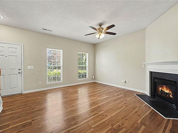 4th image of 3006 Canterbury Park Ct