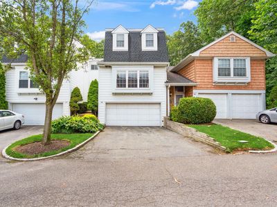 28 The Mews, Syosset, NY, 11791