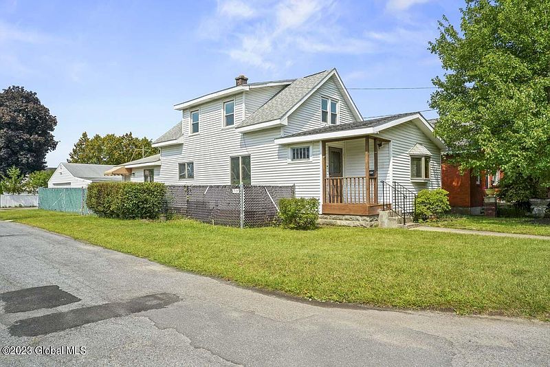 2nd image of 2081 Oaklawn Ave Avenue