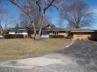 915 Warren St, Chenoa, IL 61726