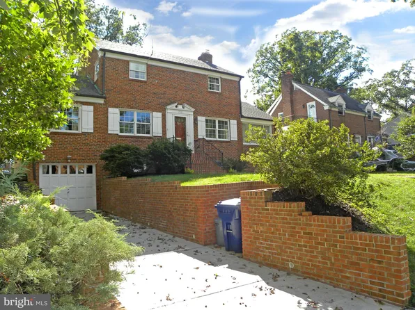 716 N Overlook Dr, Alexandria, VA 22305