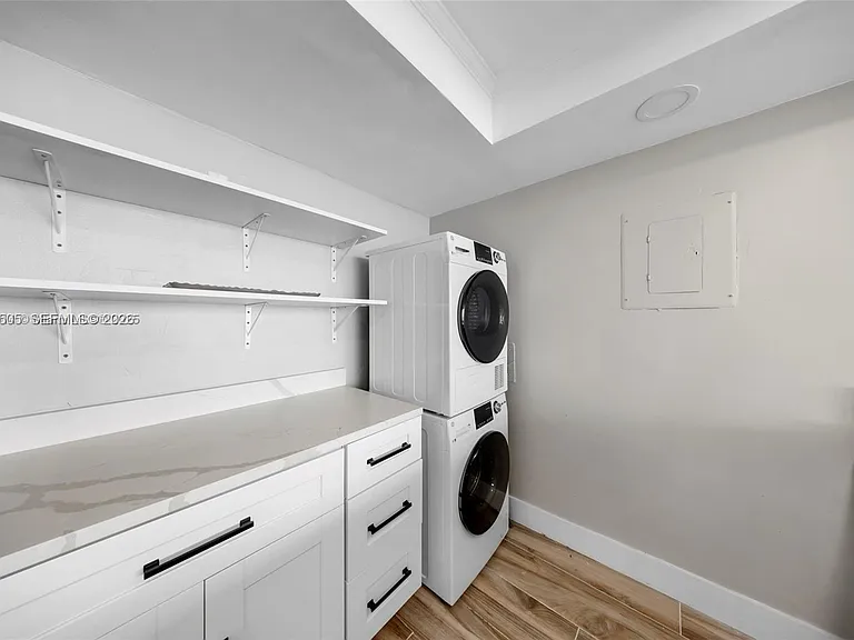 7601 E Treasure Dr #1722 — Photo 5