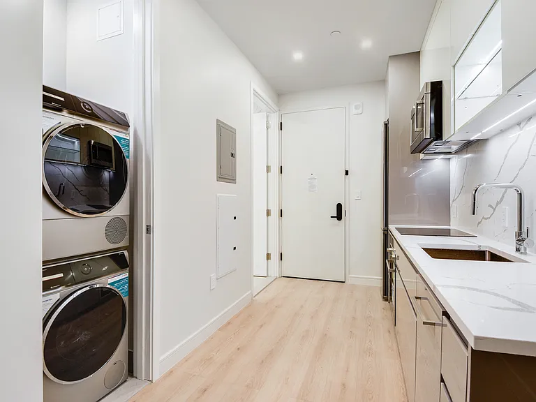 4519 Davis St #16I — Photo 4