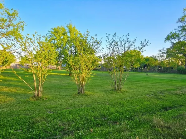 4127 Grand Blvd, Dickinson, TX 77539