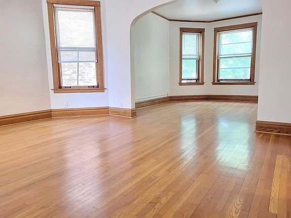 2nd image of 3625 N Oakley Ave #2