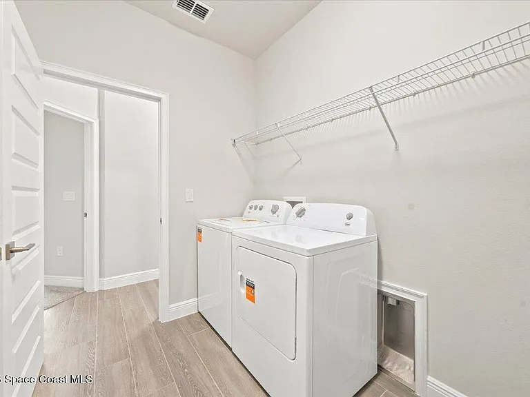 407 Cellini Ave NE — Photo 46
