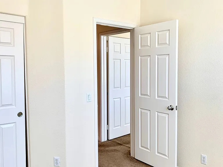 142 Principia Ct — Photo 13