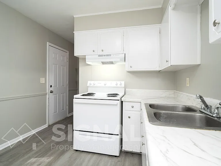320 Argonne Dr — Photo 10