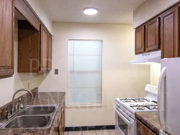 701 Beech St APT C, Coffeyville, KS 67337