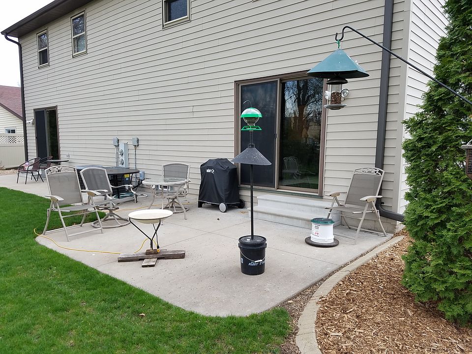 2nd image of 1827 N Whitney Dr