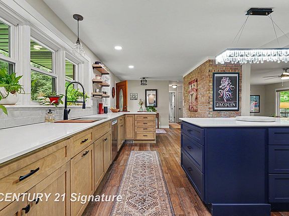 5th image of 608 Hillcrest Rd