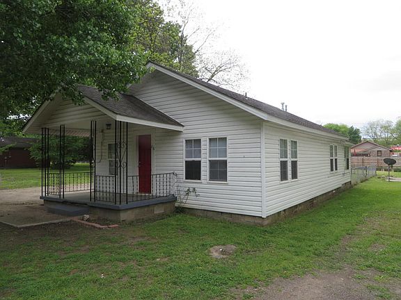5th image of 216 E East St