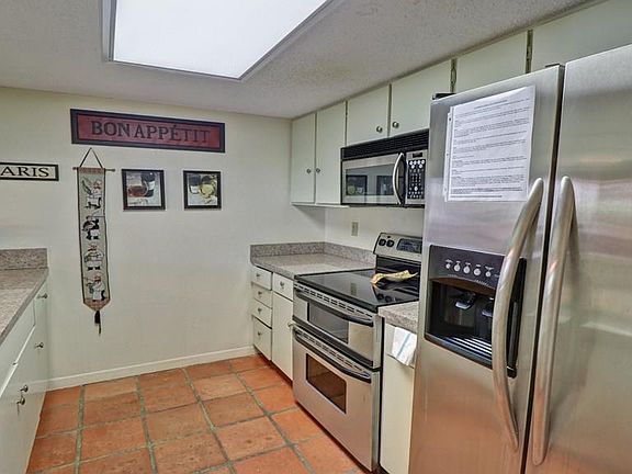 5th image of 227 W Morningside Dr #D207