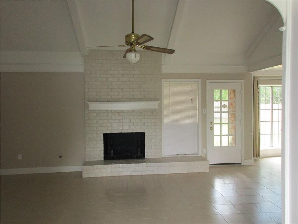 1st image of 16347 Deer Lick Dr
