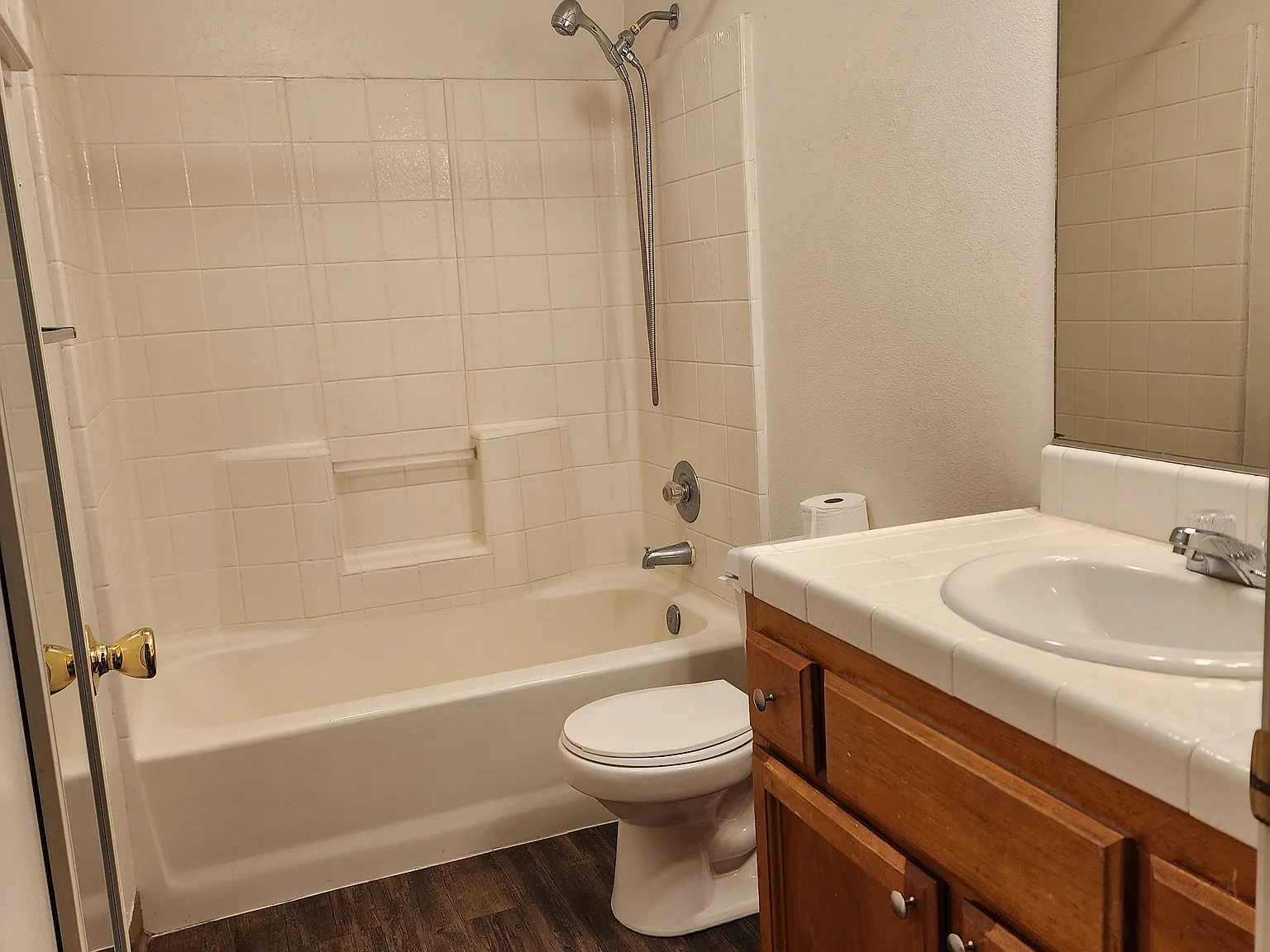 3195 Whittier Ave — Photo 2
