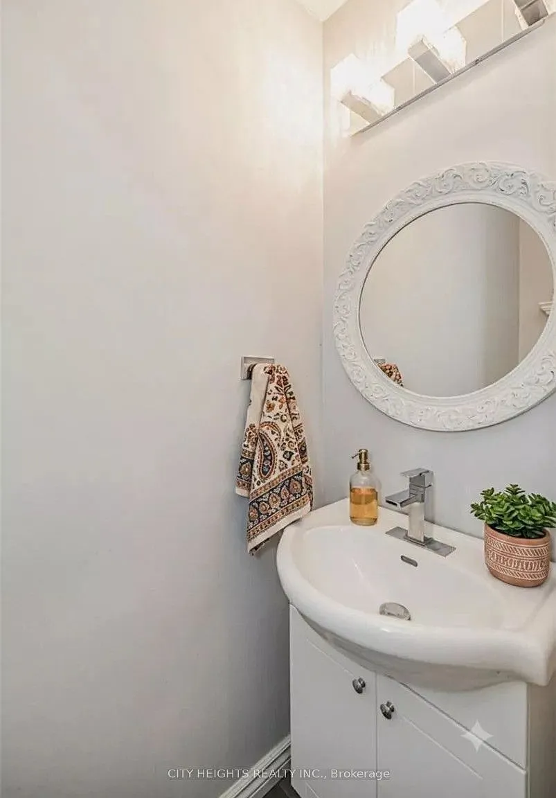 3 bed, $2,250 — Photo 2