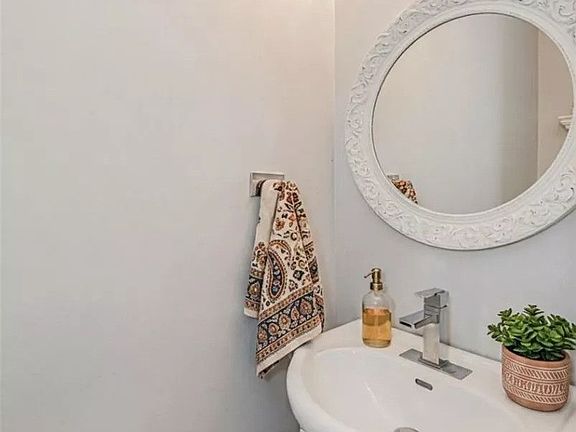 2nd image of 510 Essa Rd #44