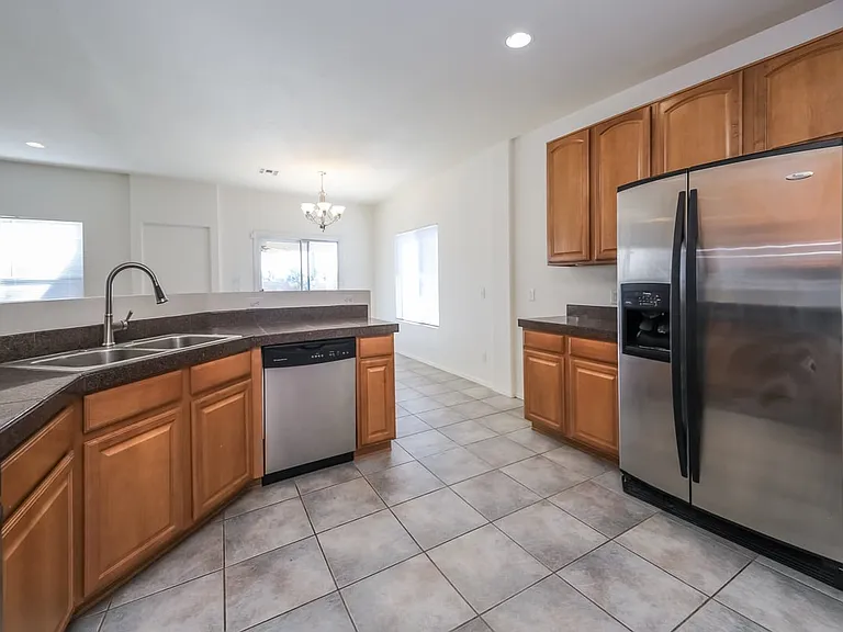 2083 S McConnell Dr — Photo 9