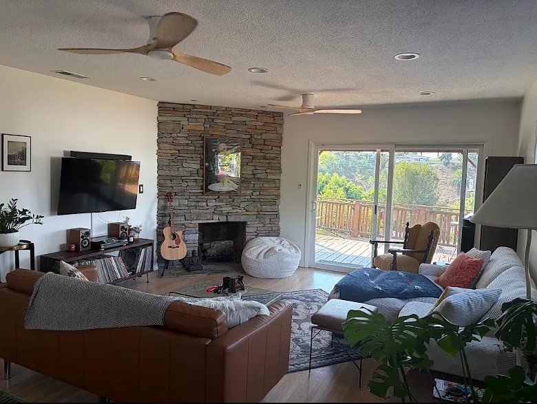 3 bed, 1347 sqft, $1,800 — Photo 1