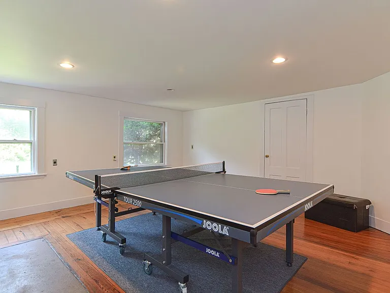 16 Oakes Ln — Photo 41
