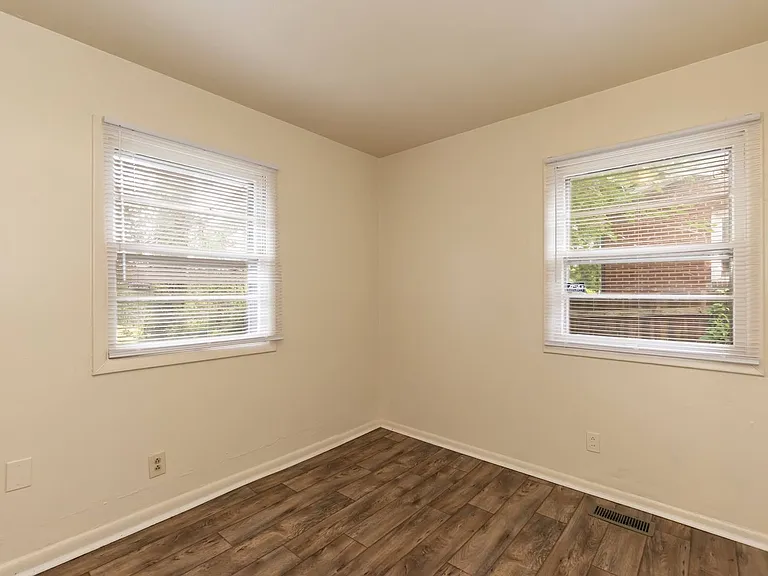 1210 Truman St — Photo 11