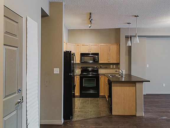 4th image of 12330 S 102nd St #120