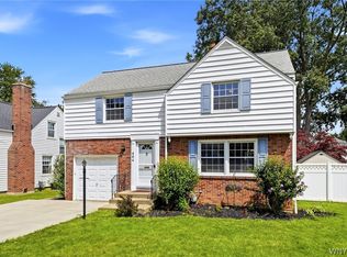 404 Darwin Dr, Amherst, NY 14226