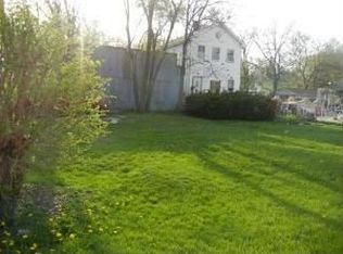 809 N Hickory St, Joliet, IL 60435