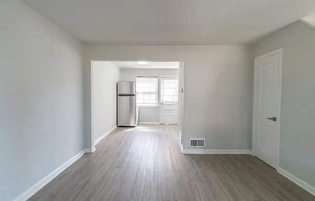 123 Yorke St #B12 — Photo 7