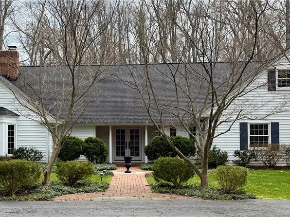 625 Falls Rd, Chagrin Falls, OH 44022