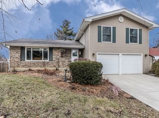 2S456 Gray Ave, Lombard, IL 60148