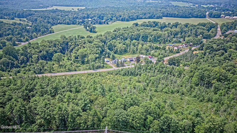 3rd image of 11 Cedar Ridge Road
